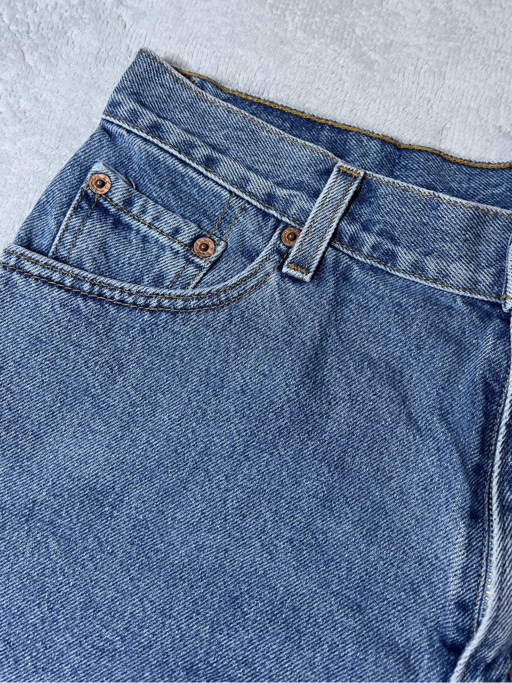 Levi’s Classic High-Waist Blue Denim Shorts - Picture 10 of 11
